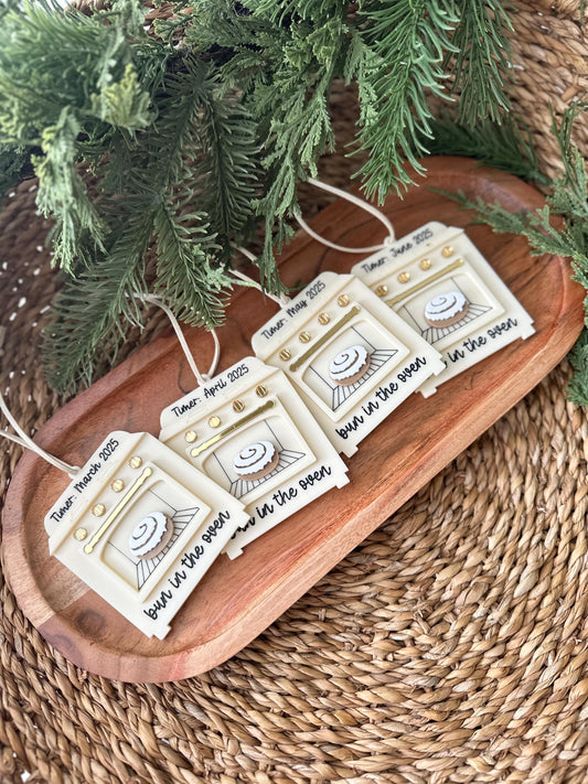 Bun in the oven pregnancy ornament, announcement for expectant mom