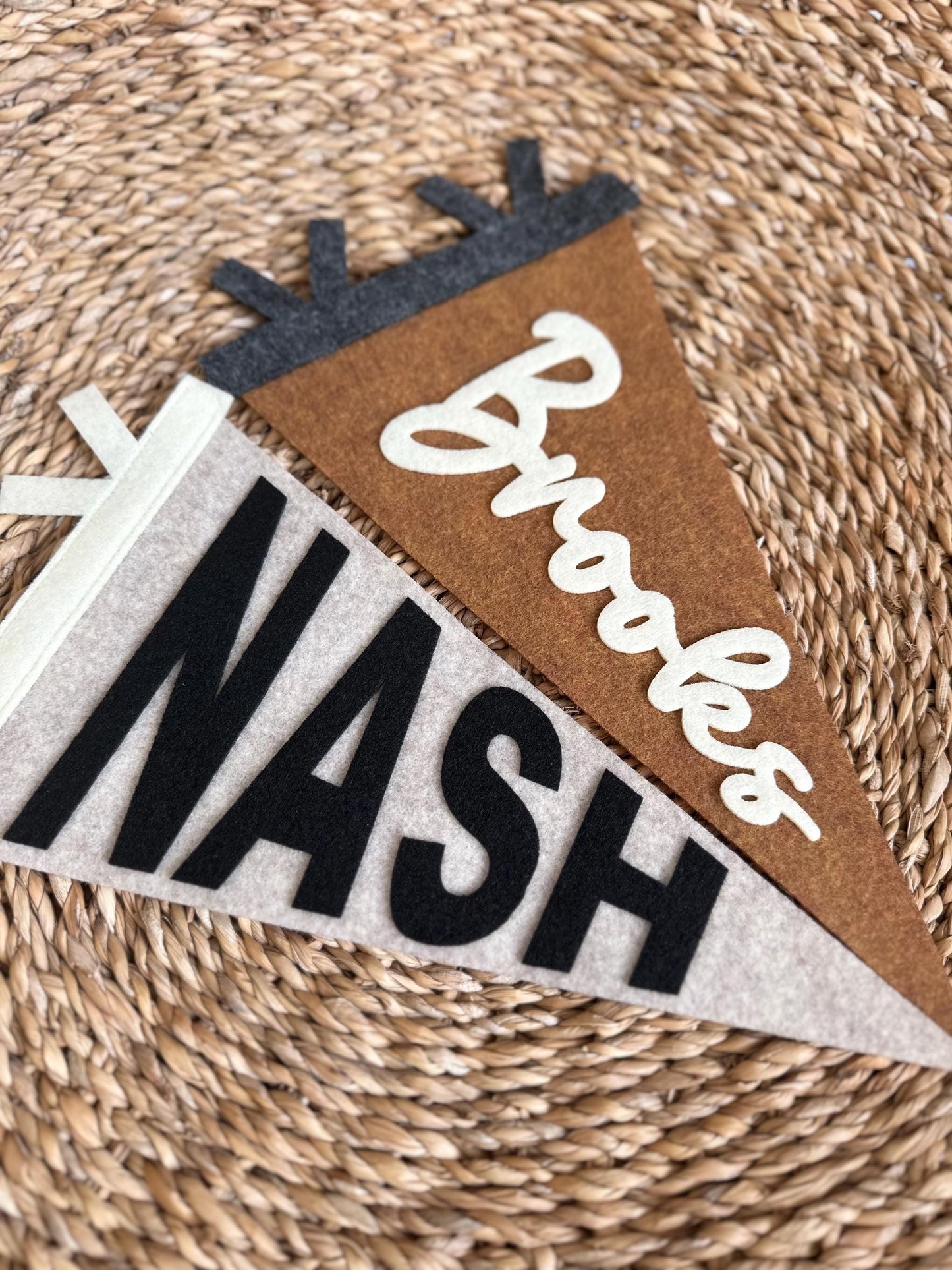 Custom mini pennant for baby, small name flag for newborn hospital photos, personalized photo prop first year, nursery toddler room decor