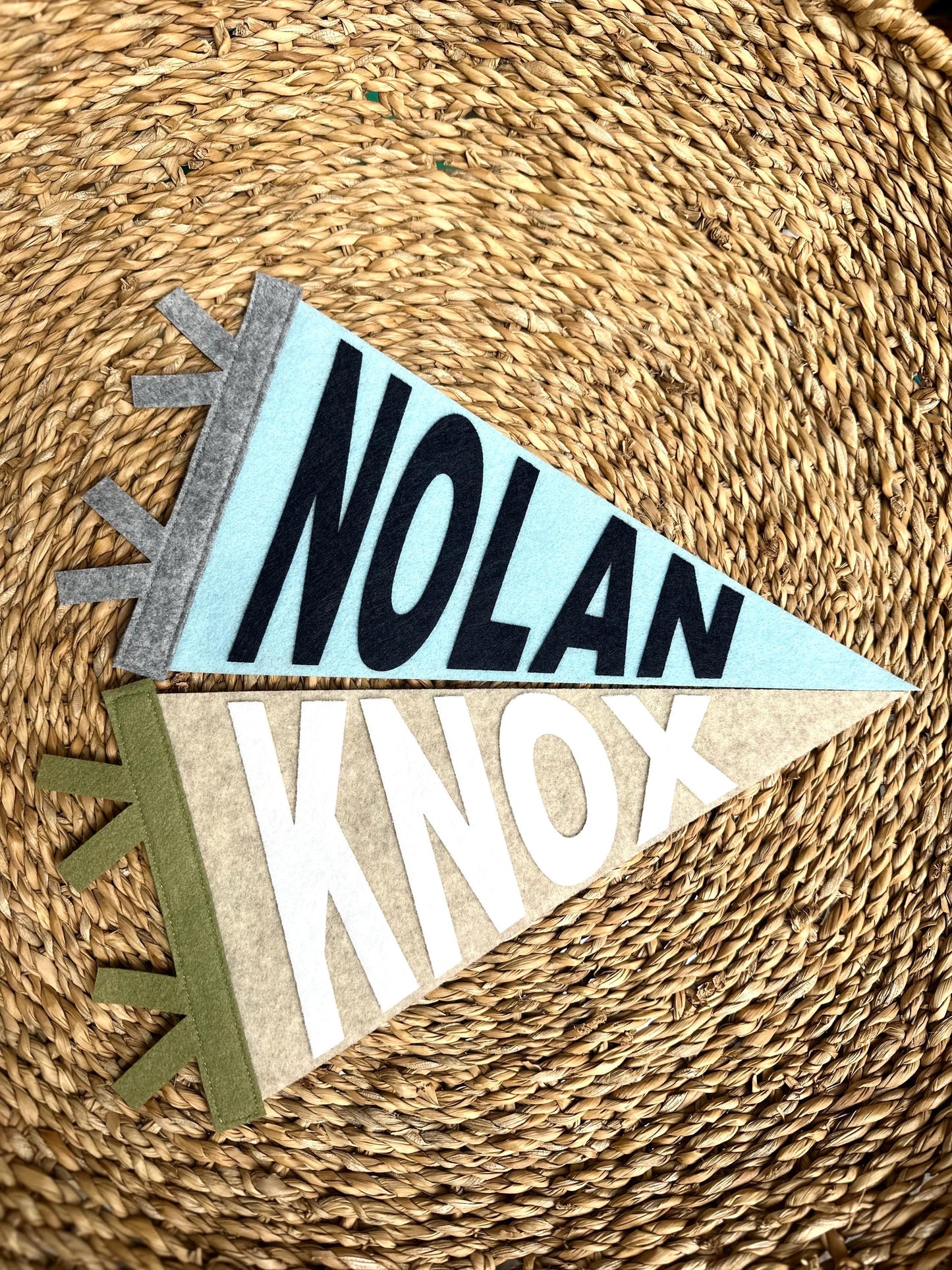 Custom mini pennant for baby, small name flag for newborn hospital photos, personalized photo prop first year, nursery toddler room decor