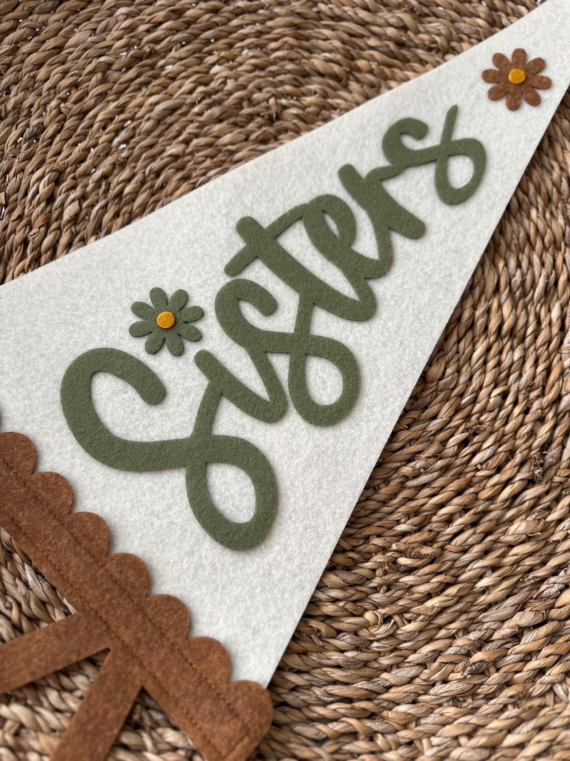 Scalloped name felt pennant for girl room, big sister flag for photos, little girl shared room wall art with flowers